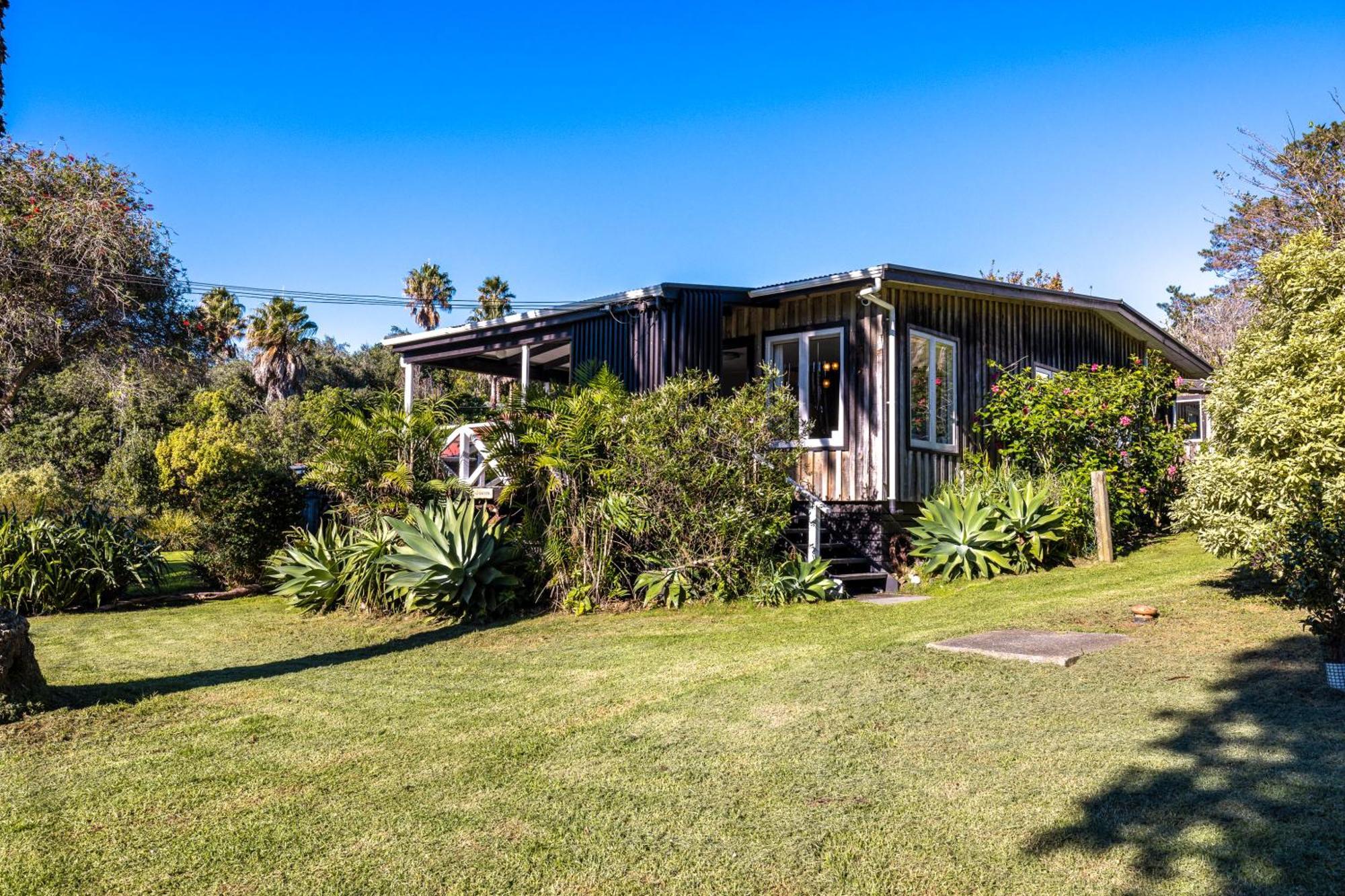 Drop Anchor At Enclosure Bay Beach By Waiheke Unlimited Villa Oneroa Exterior photo