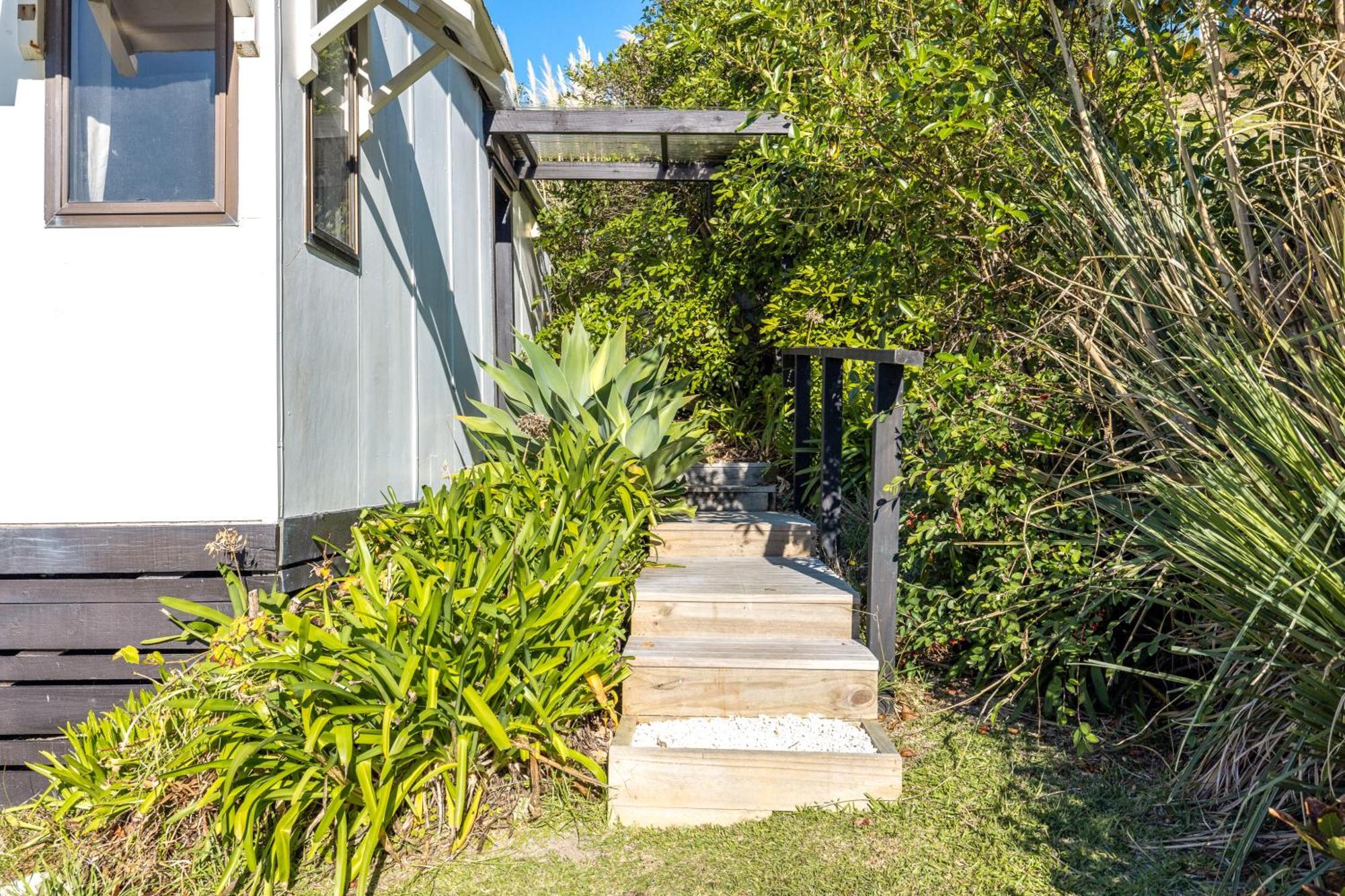 Drop Anchor At Enclosure Bay Beach By Waiheke Unlimited Villa Oneroa Exterior photo